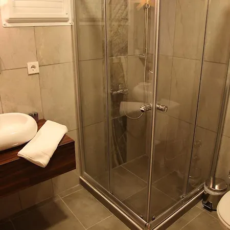 Lucid Hotel 4*